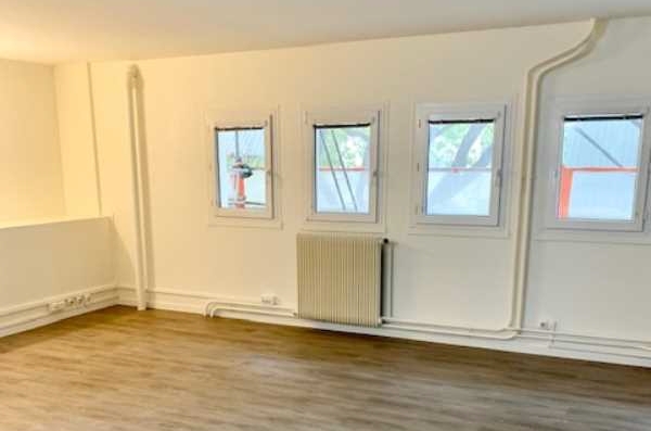 location bureaux Issy-Les-Moulineaux-92130 de 75 m²- Photo3